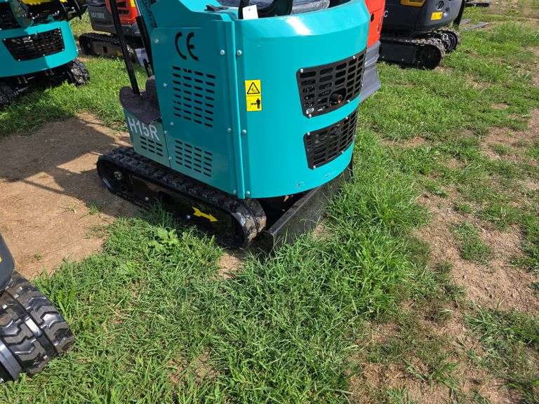 CFG H15R Mini Excavator w/ Thumb, Pilot Controls & Blade