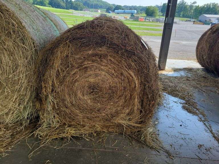 2 Round Bales 1st Mixed Grass (4x4)