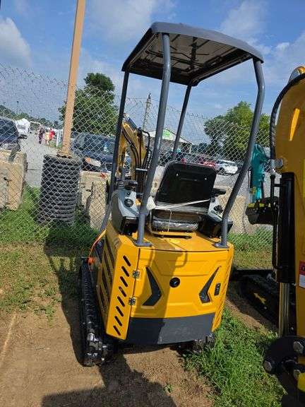 CFG MX12RX Mini Excavator w/ Thumb, Pilot Controls & Blade