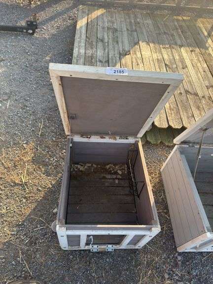 Wood House w/ Hay Rack