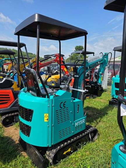 CFG H15R Mini Excavator w/ Thumb, Pilot Controls & Blade
