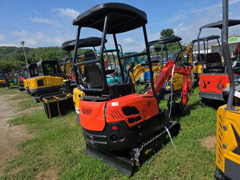 CFG NT18K Mini Excavator w/ Thumb, Pilot Controls & Blade