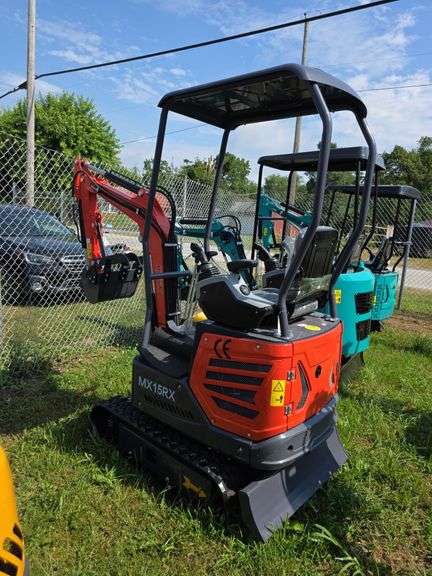 CFG MX15RX Mini Excavator w/ Thumb, Pilot Controls & Blade