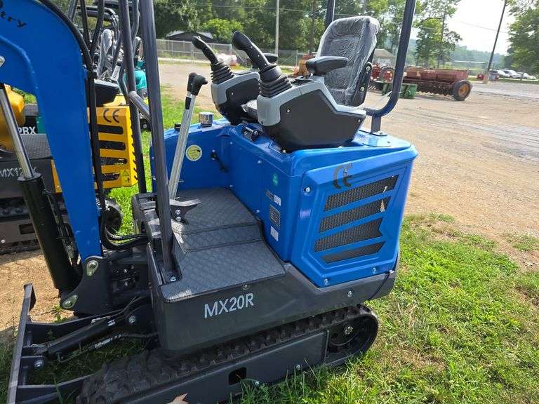 CFG MX20R Mini Excavator w/ Thumb, Pilot Controls & Blade