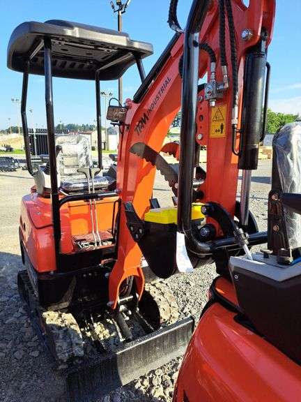 TPM 16 Mini Excavator w/ Pilot Controls, Hyd. Thumb & Blade