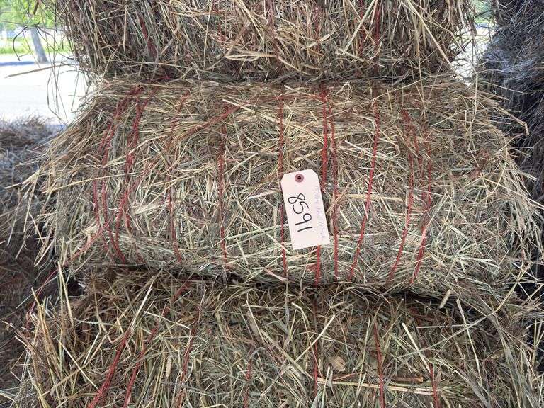 15 Mini Round Bales 1st Mix (28"x20")