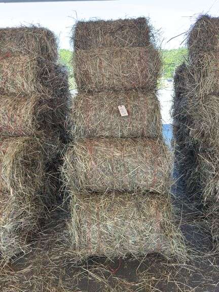 15 Mini Round Bales 1st Mix (28"x20")