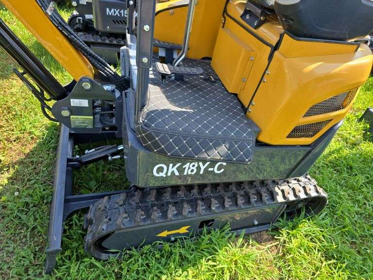 CFG QK18Y-C Mini Excavator w/ Thumb, Pilot Controls & Blade