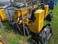 Infront YF480 Seated Mini Skid Loader w/ 4 in 1 Bucket