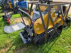 Infront YF480 Seated Mini Skid Loader w/ 4 in 1 Bucket