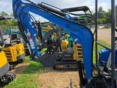 CFG MX20R Mini Excavator w/ Thumb, Pilot Controls & Blade