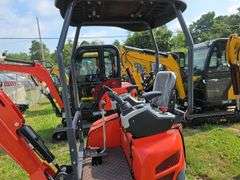 CFG QK20R Mini Excavator w/ Hyd. Thumb, Blade & Pilot Controls