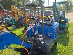 CFG MX20R Mini Excavator w/ Hyd. Thumb, Blade & Pilot Controls