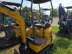 CFG QK18R Mini Excavator w/ Thumb, Pilot Controls & Blade