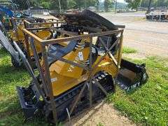 Infront YF480 Seated Mini Skid Loader w/ 4 in 1 Bucket