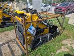 Infront YF380 Mini Skid Loader w/ 4 in 1 Bucket