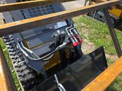 Infront YF380 Mini Skid Loader w/ 4 in 1 Bucket