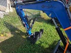 CFG MX20R Mini Excavator w/ Hyd. Thumb, Blade & Pilot Controls