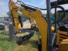 CFG QK18R Mini Excavator w/ Thumb, Pilot Controls & Blade