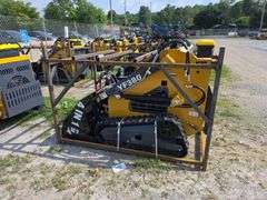 Infront YF380 Mini Skid Loader w/ 4 in 1 Bucket