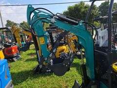 CFG QK16R Mini Excavator w/ Hyd. Thumb, Blade & Pilot Controls