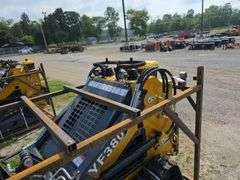 Infront YF380 Mini Skid Loader w/ 4 in 1 Bucket
