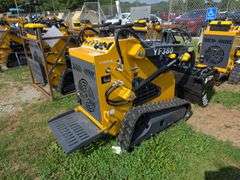 Infront YF380 Mini Skid Loader w/ 4 in 1 Bucket
