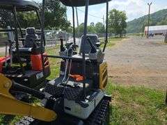 CFG XZ20R Mini Excavator w/ Thumb, Pilot Controls & Blade