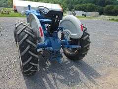 Ford 2000 Tractor