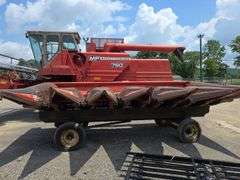 Massey 750 Combine w/ corn & grain heads