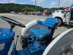 Ford 2000 Tractor