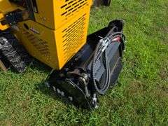 Infront YF480 Seated Mini Skid Loader w/ 4 in 1 Bucket