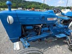 Ford 2000 Tractor