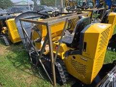 Infront YF480 Seated Mini Skid Loader w/ 4 in 1 Bucket