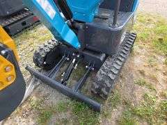 Infront YFE15 Mini Excavator w/ Thumb & Canopy
