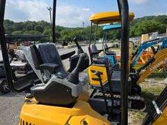 Infront YFE18 Mini Excavator w/ Thumb & Canopy