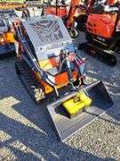 TPM T-460 Mini Skid Loader