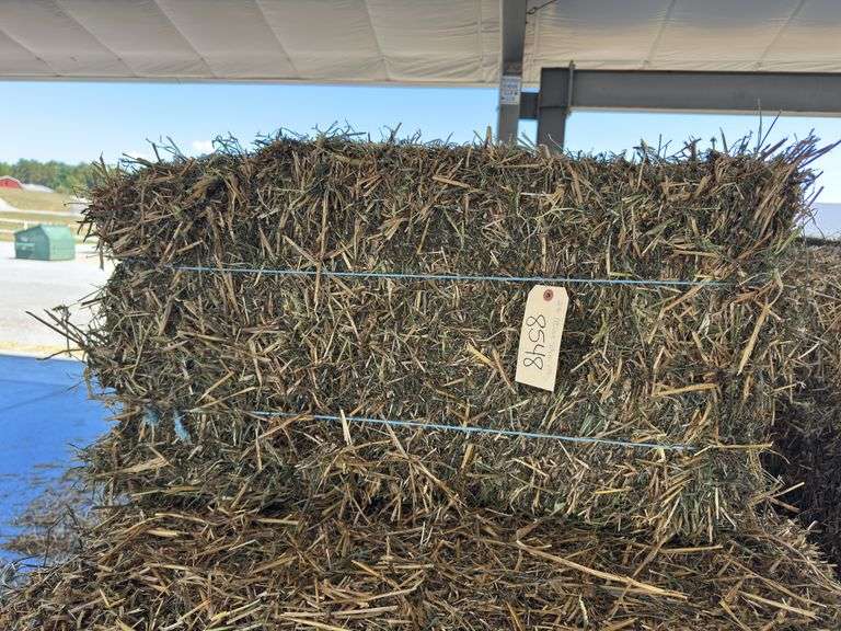 23 Bales Clover/Straw Mix
