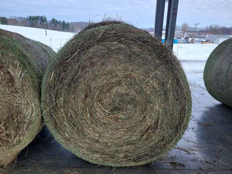 2 Round Bales 2nd Grass Mix (4x5) Stored Inside