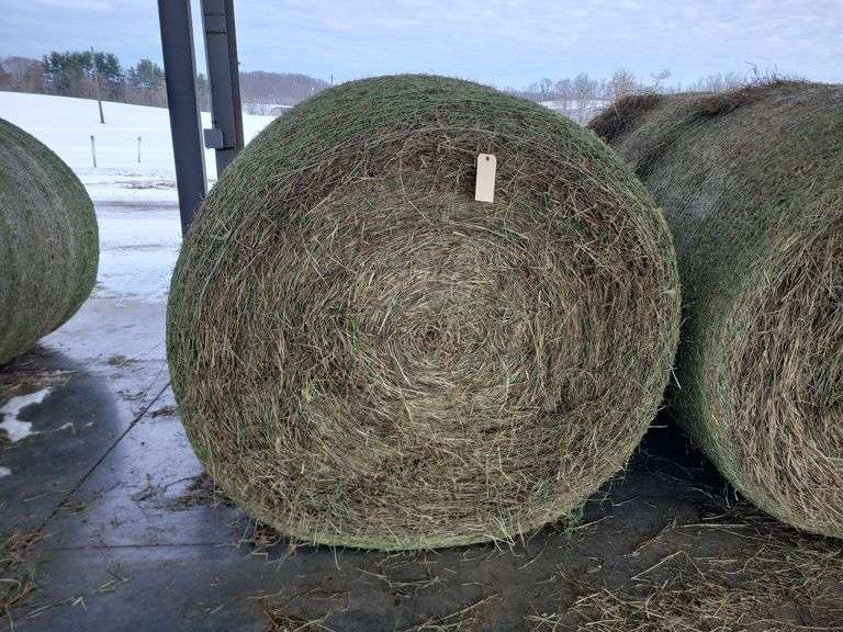 2 Round Bales 2nd Grass Mix (4x5) Stored Inside
