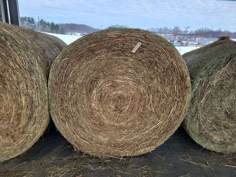 2 Round Bales 1st Timothy Orchard Grass Mix (4x5) Stored Inside