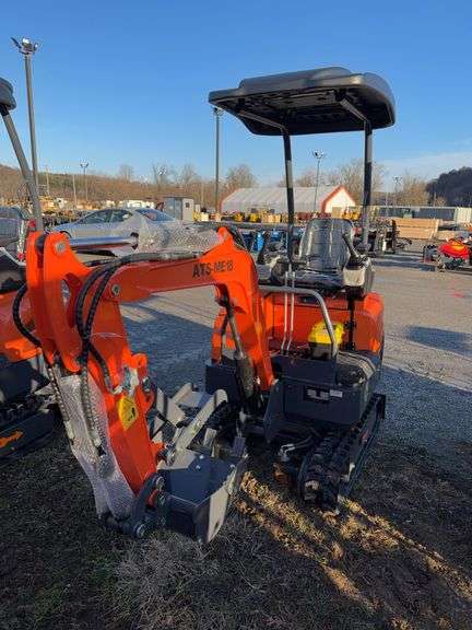 ATS ME18 Mini Excavator w/ Pilot Controls, Blade & Thumb