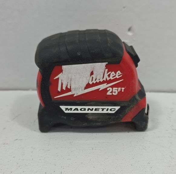 MILWAUKEE 25' MAGNETIC TAPE MEASURE