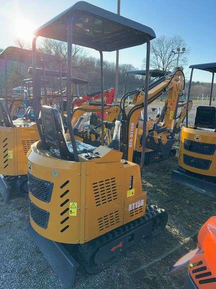 ATS RT15R Mini Excavator w/ Pilot Controls, Blade & Thumb