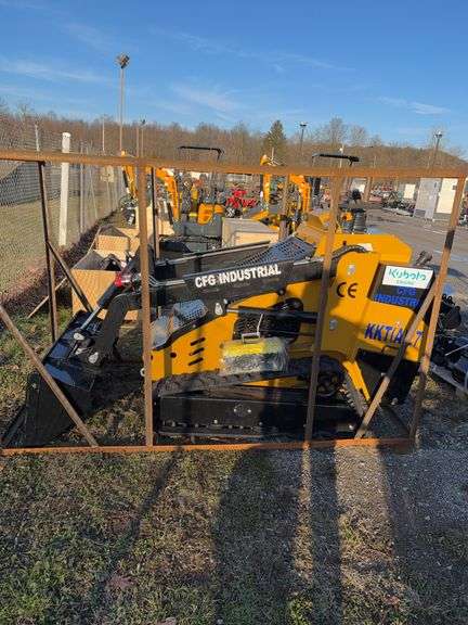 CFG KKTA27 Diesel Mini Skid Loader w/ Kubota Diesel & Tracks