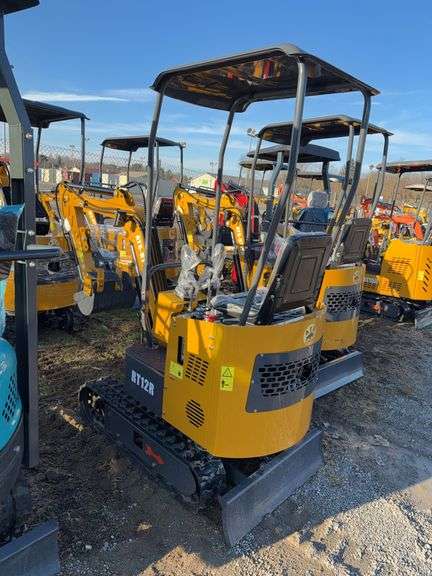 ATS LDH-RT12R Mini Excavator w/ Blade & Thumb