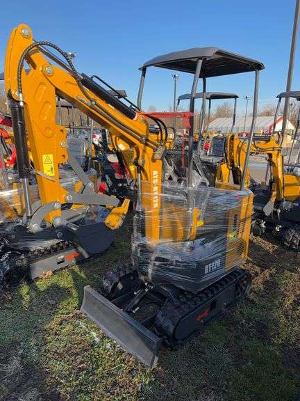 ATS LDH-RT12R Mini Excavator w/ Blade & Thumb