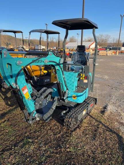ATS LW12R Mini Excavator w/ Pilot Controls, Blade & Thumb
