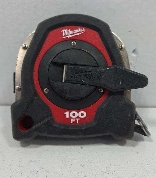 MILWAUKEE 100FT TAPE MEASURE
