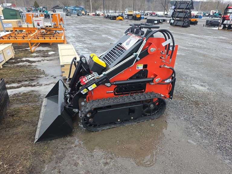 Landhonor LHR-ME380X1 Mini Skid Loader